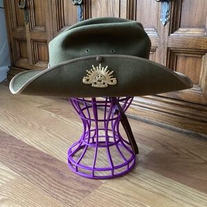 Vintage 1952 Akubra Dunkerley Australia Military Slouch Hat Sunburst Badge 7 3/4